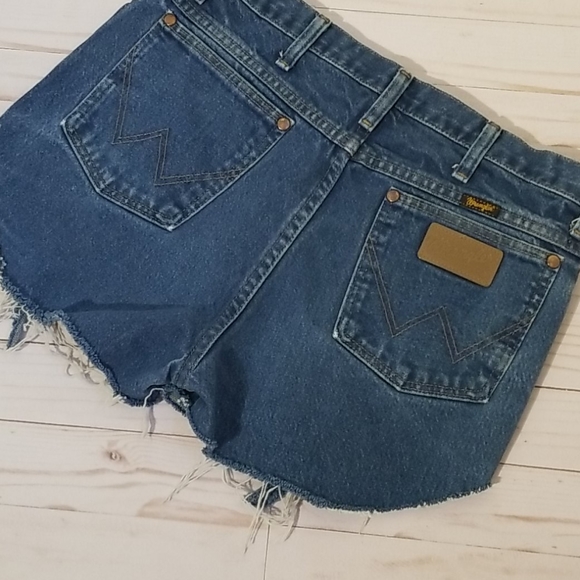 Vintage 1980s wrangler cutoffs 32 - Picture 2 of 9